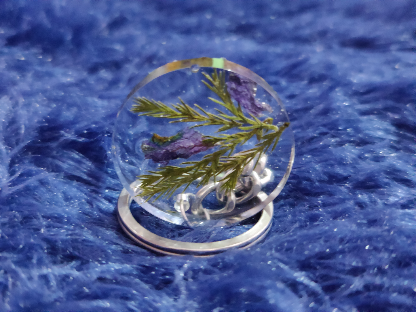 Round UV Resin Preserved Flower Keychain