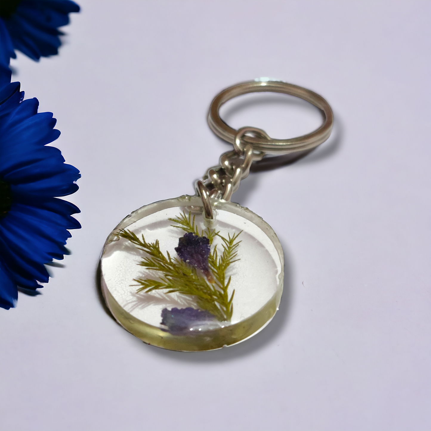 Round UV Resin Preserved Flower Keychain